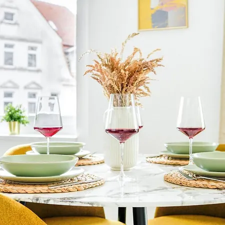 Homefy Come-together - Balkon - Aufzug - Free Parking - Smart Tvs Apartment